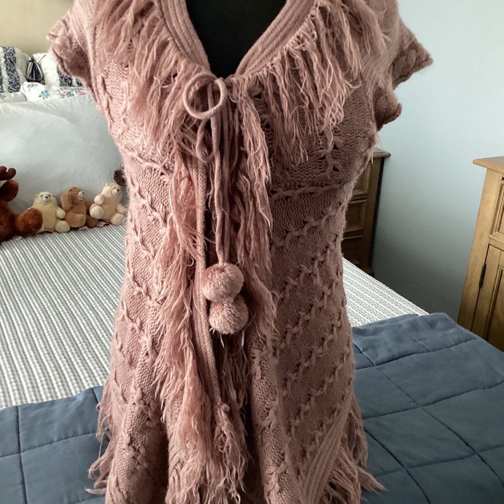 Burberry London fringed rose knit sleeveless sweater